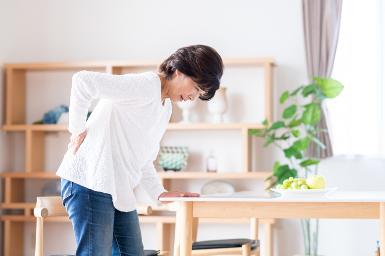 骨粗鬆症は50歳以上の女性に増加傾向！？骨粗鬆症について