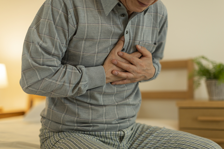 動悸・息苦しさに伴い、このような症状がある場合は早めの受診を